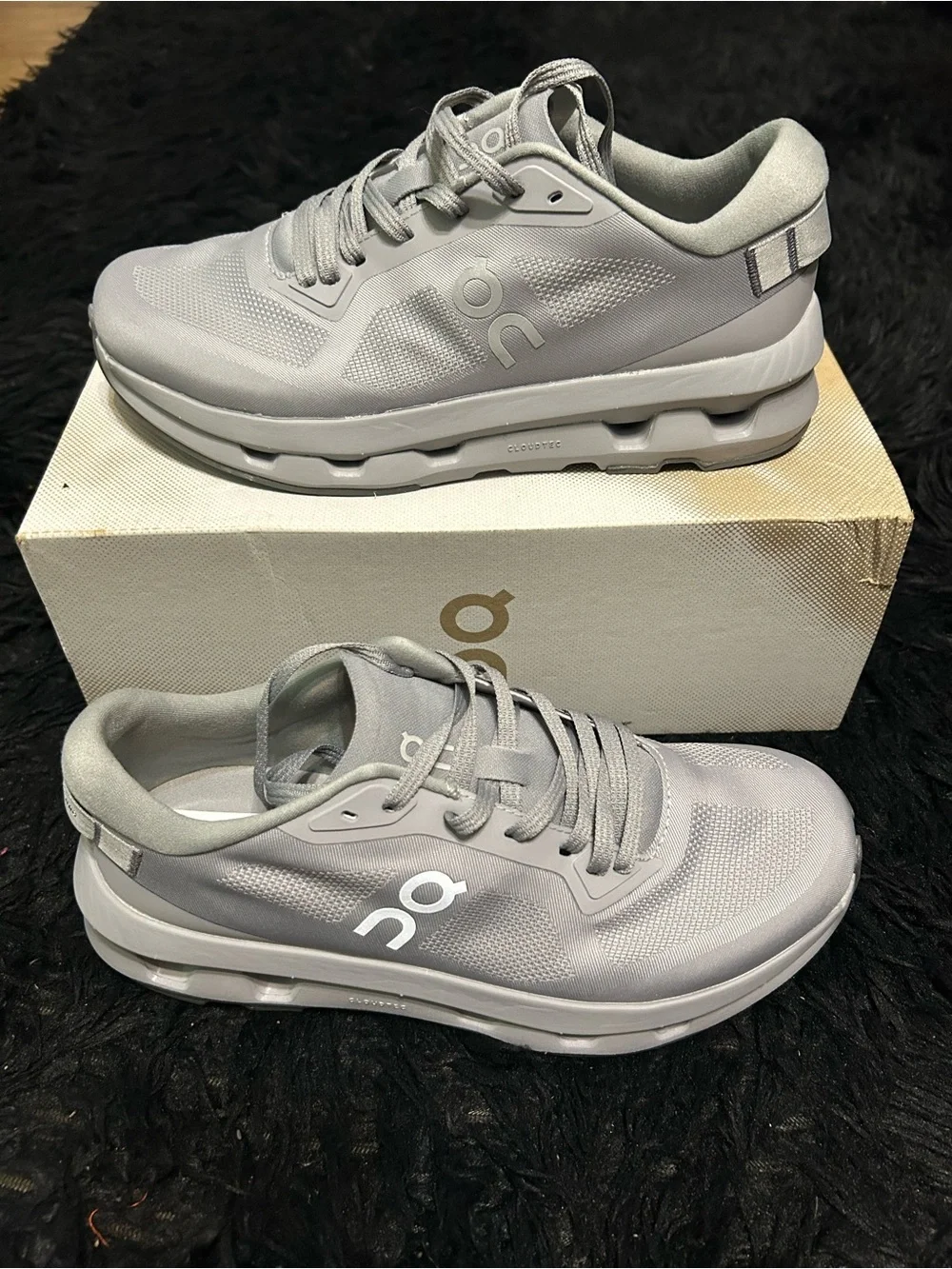 ON CLOUDZONE alloy rock athletic training running shoes sneakers women’s 9 new